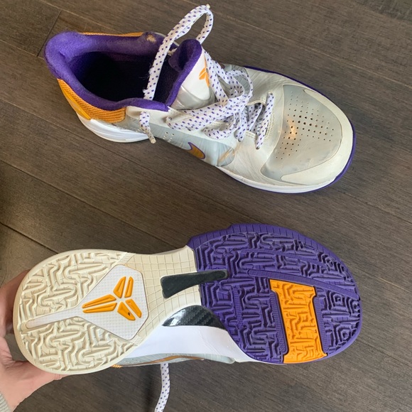 2009 Nike Zoom Kobe 5 Purple/Yellow/White Youth 6.5 - Picture 4 of 9